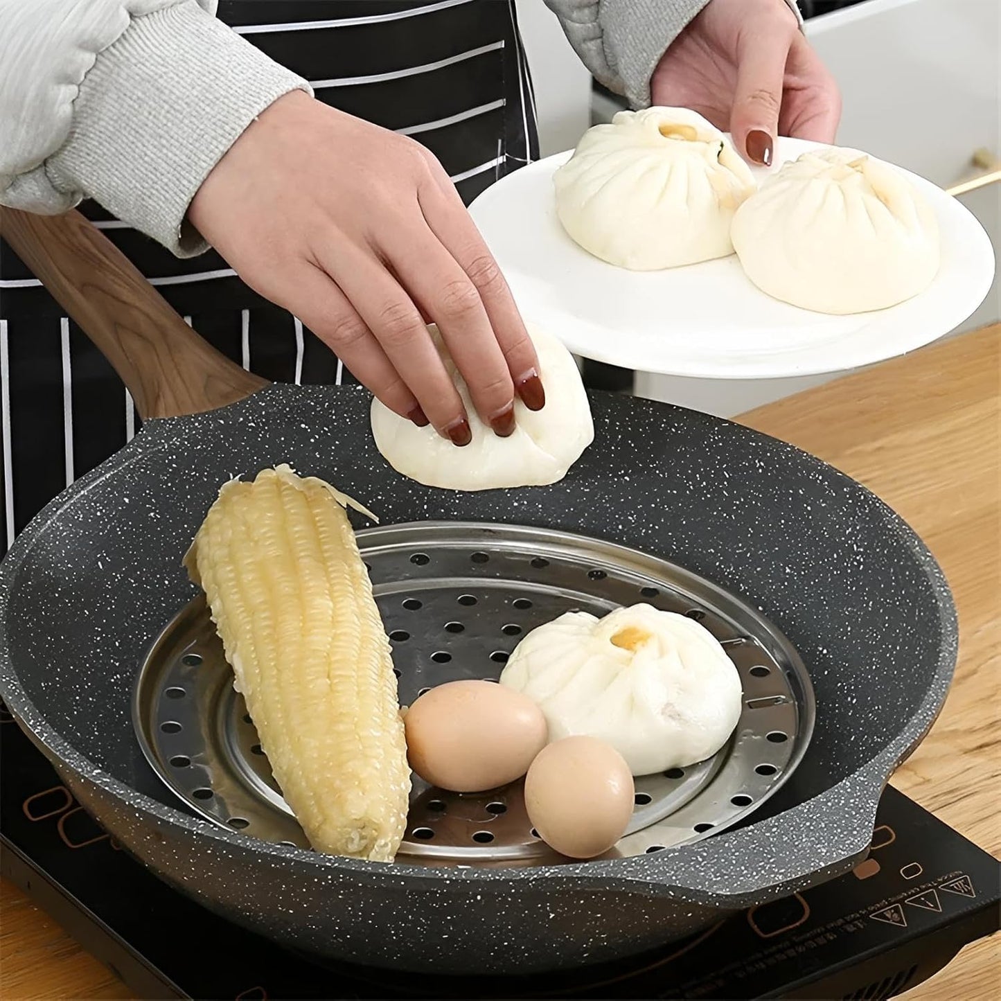 Dampfgarer Einsatz für Topf 20 cm & 24 cm | Dampfgarereinsatz Edelstahl | Dampfeinsatz, Dämpfeinsatz, Dünsteinsatz, Siebeinsatz, Stand Dämpfer für Germknödel & vieles mehr (20 cm)