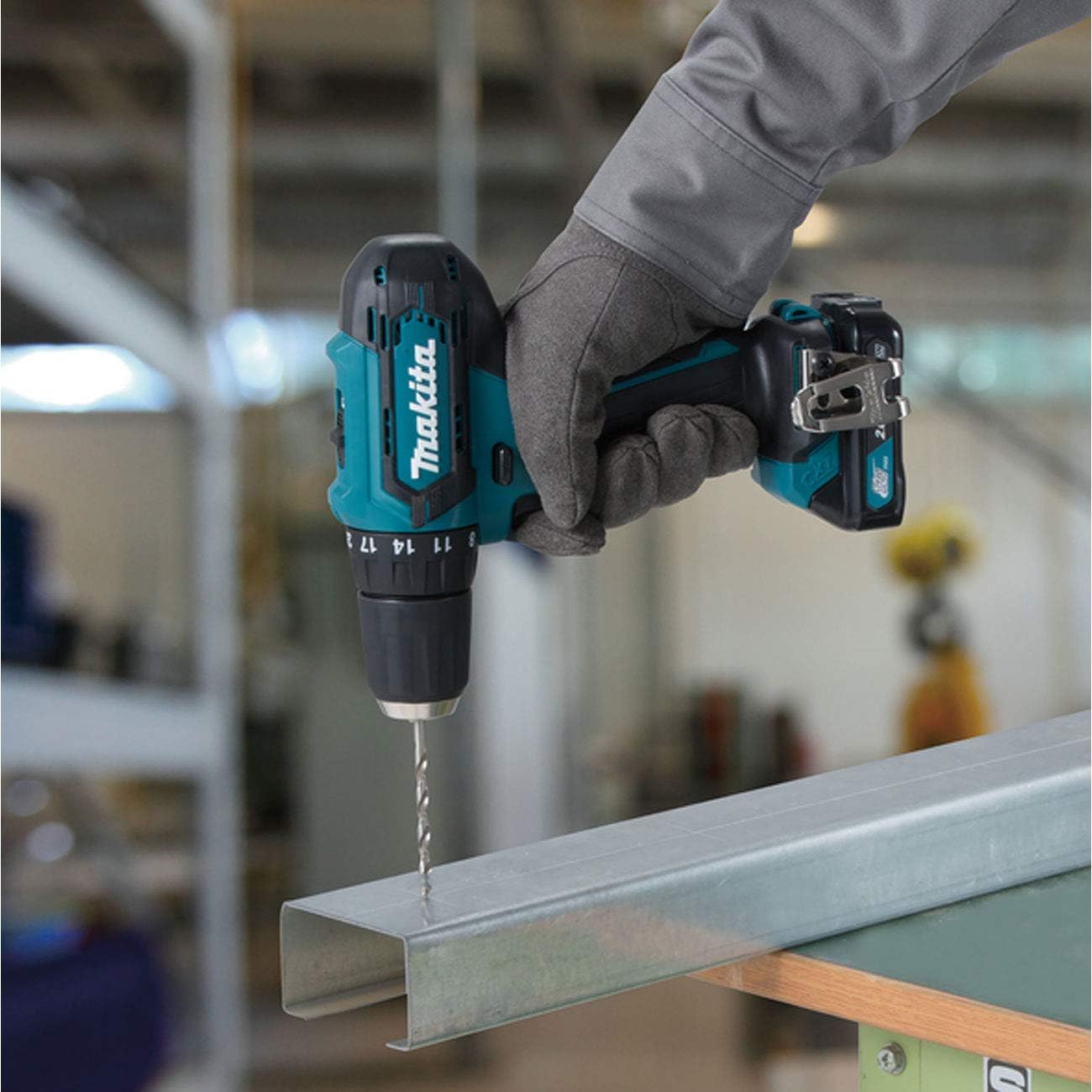 Makita DF333DSAE 12V mit 2 Akkus & Ladegerät